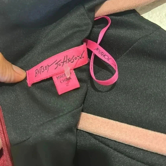 Betsey Johnson Red Mock-Neck Floral Lace Sheath Dress - Picture 5 of 6